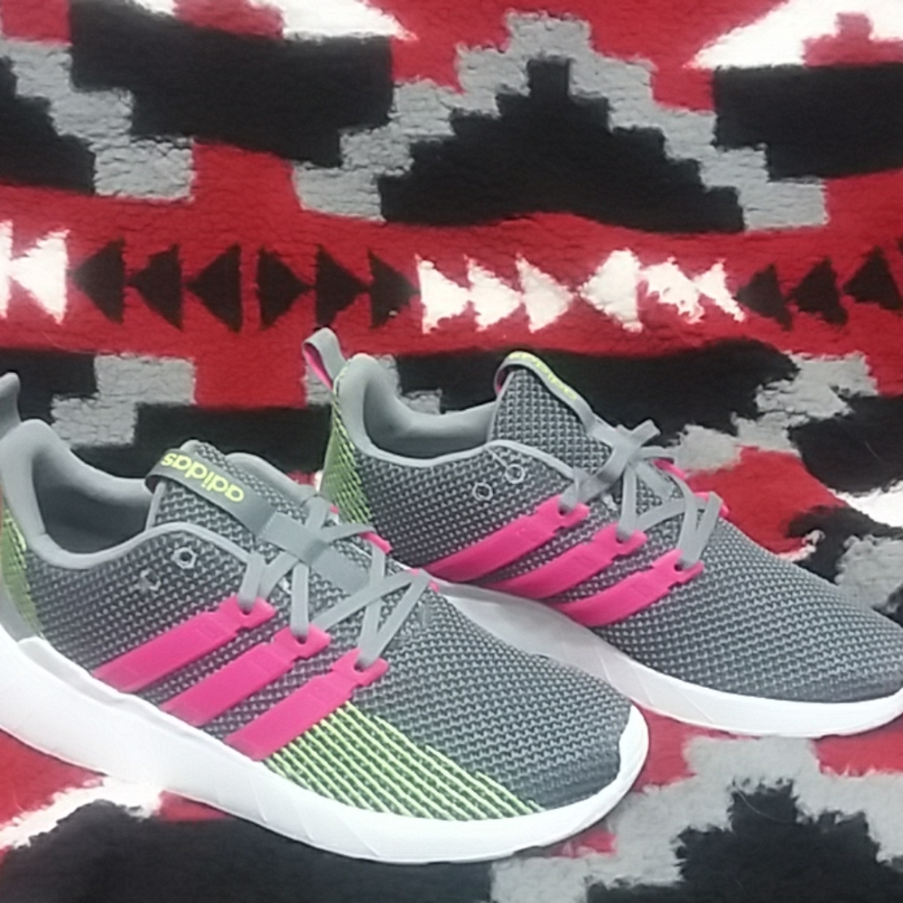 Womens Questar Flow